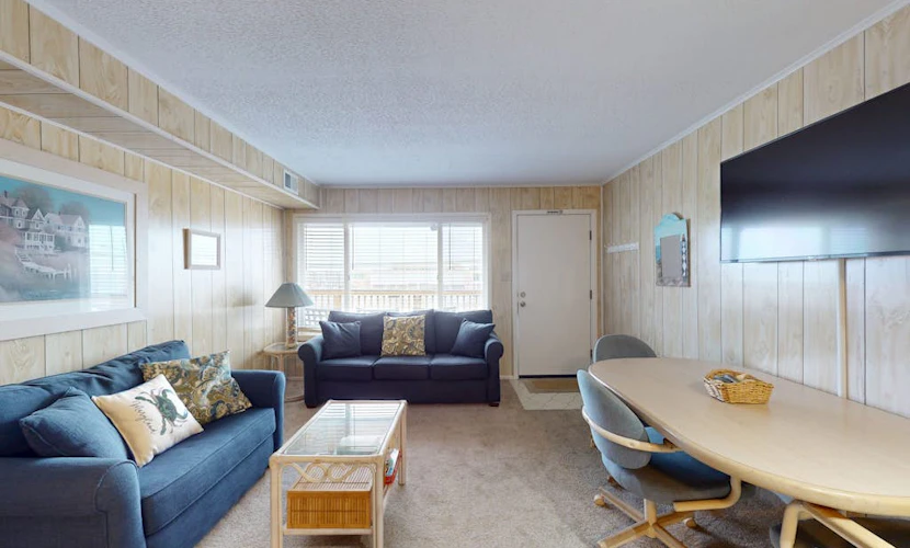 Midtown Ocean City Condo short walk to beach, restaurants & shops