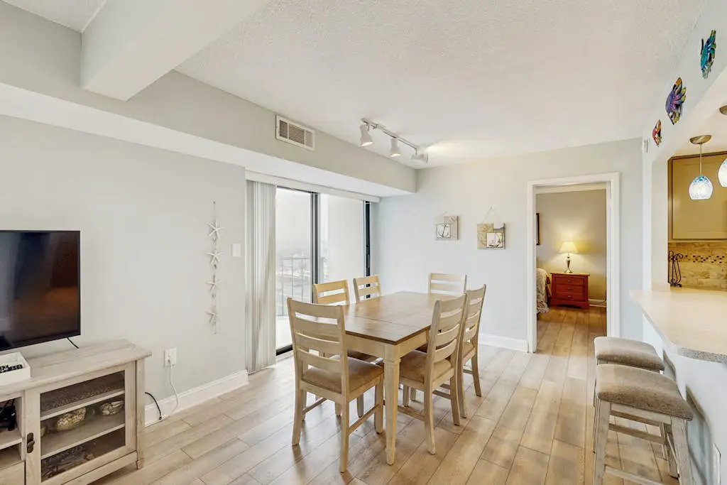 9400 bldg unit 807