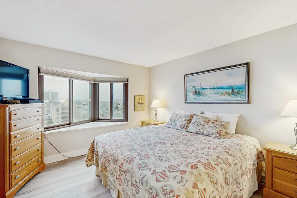 9400 bldg unit 807