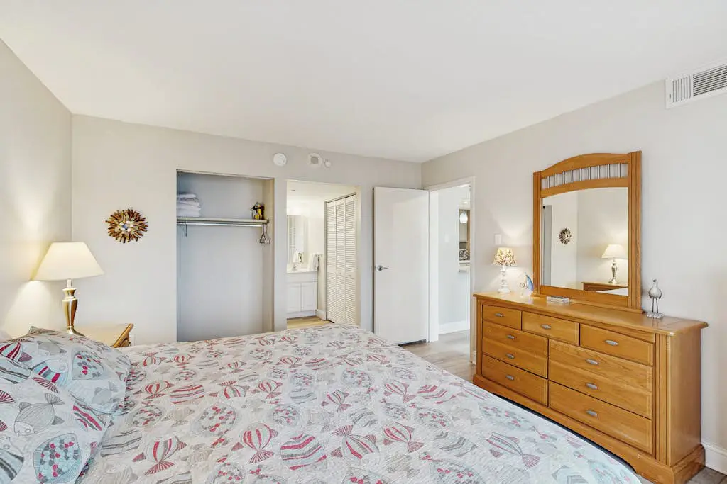9400 bldg unit 807