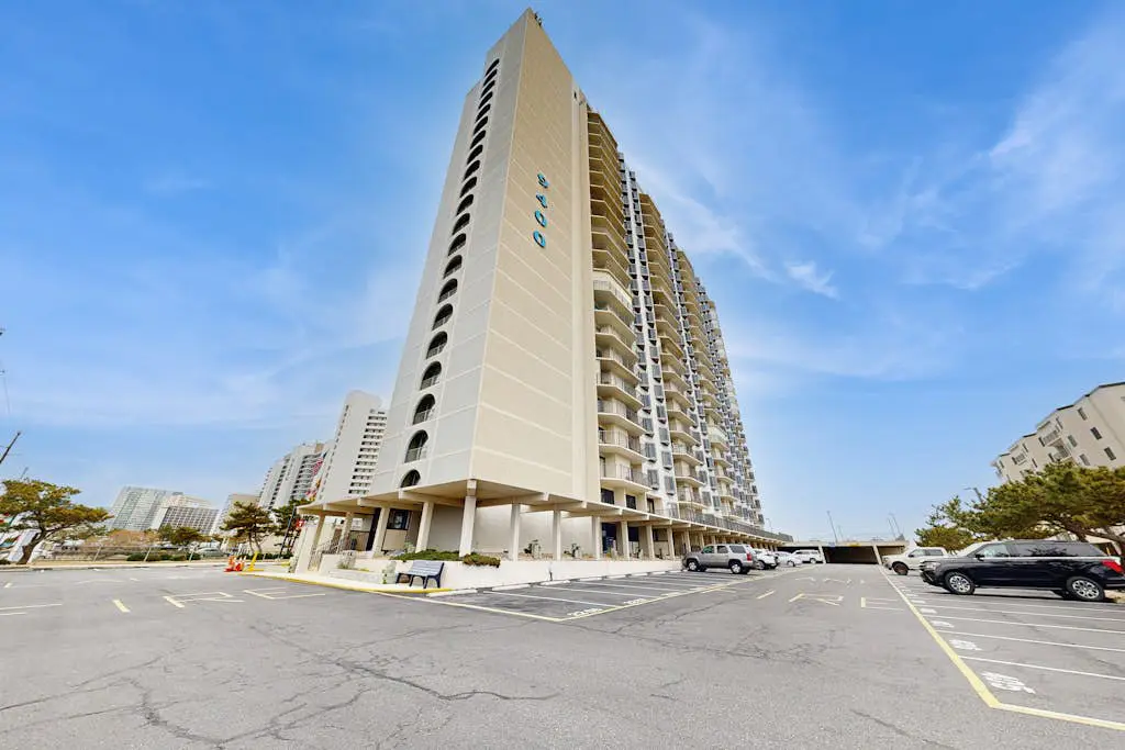 9400 bldg unit 807