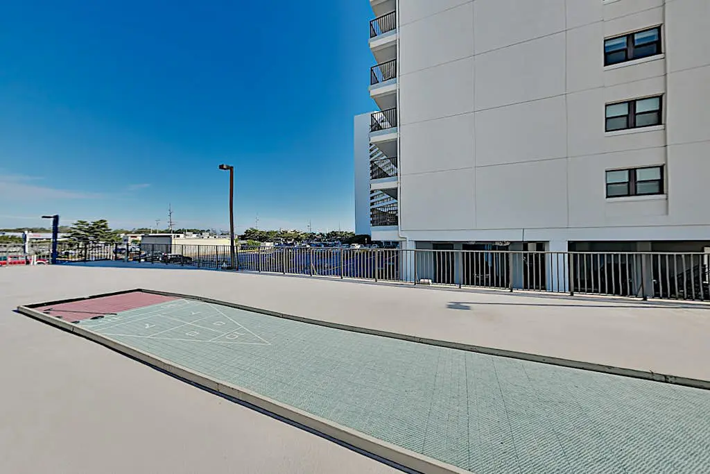 9400 bldg unit 807