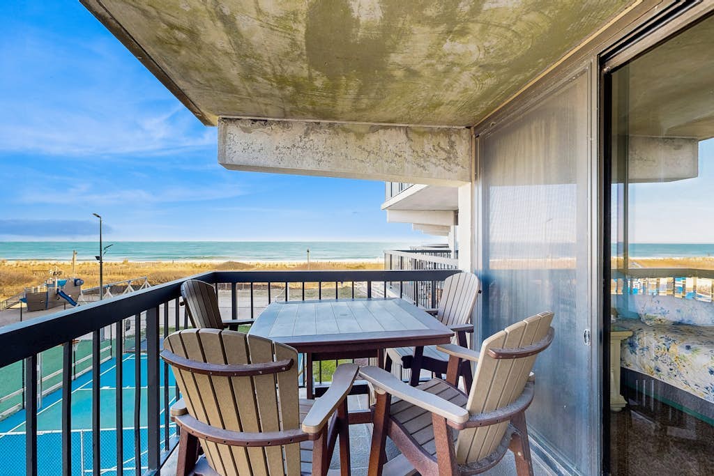 Beach condo with balcony, indoor/outdoor pools, game room & gym