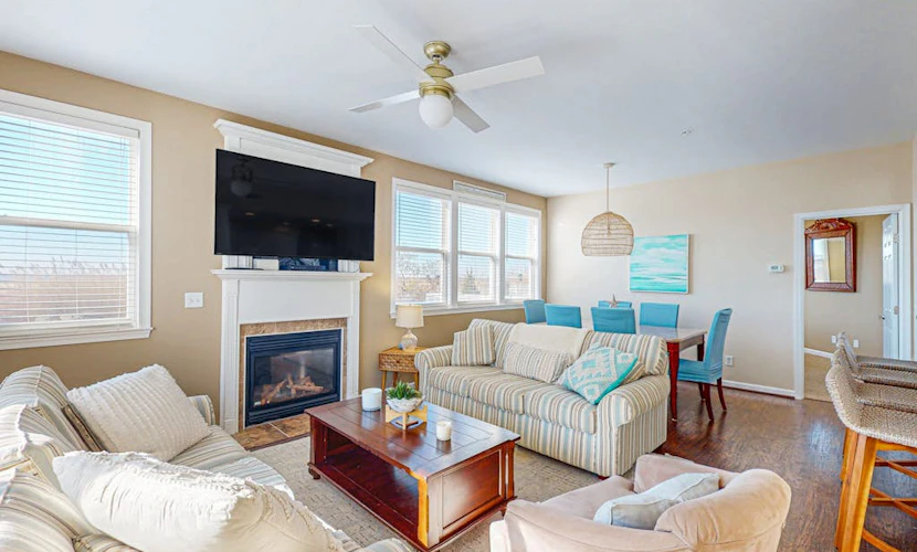 Bright and airy Ocean City condo with bayview and central air