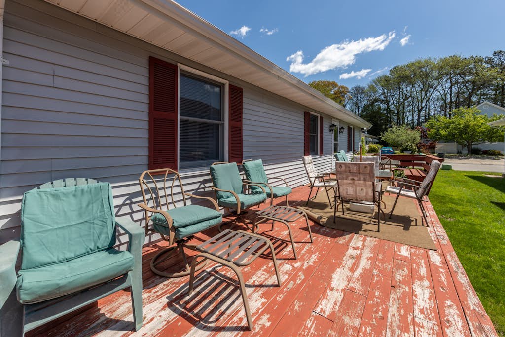 Cozy Home 3 Blocks From Beach w/Central AC, Deck, Private Washer/Dryer, WiFi