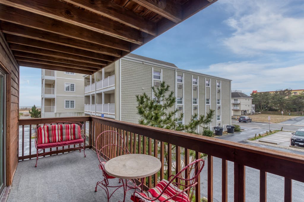 Sea Lover's Dream Home Steps From Ocean & Bay w/Free WiFi, Central AC, W/D
