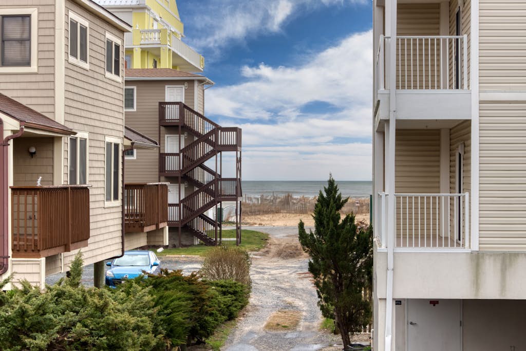 Sea Lover's Dream Home Steps From Ocean & Bay w/Free WiFi, Central AC, W/D