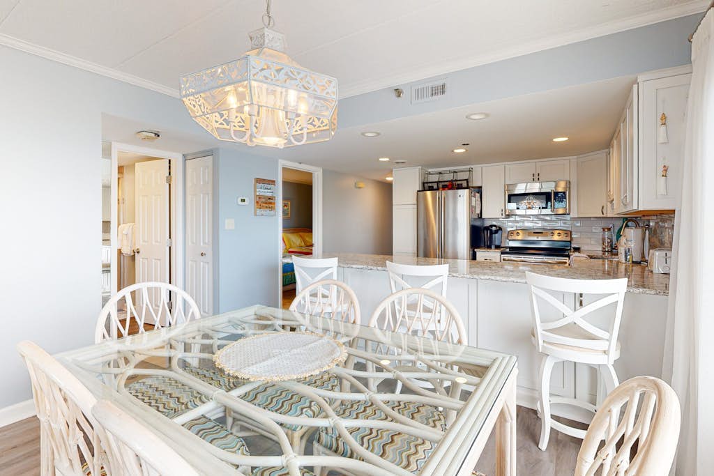 Oceanfront, Renovated Marigot Beach Condo w/ Ocean View, AC, W/D