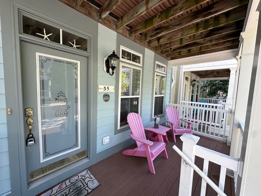 Beautiful Townhouse w/Bay Views, WiFi, Shared Pool, AC, & Private W/D