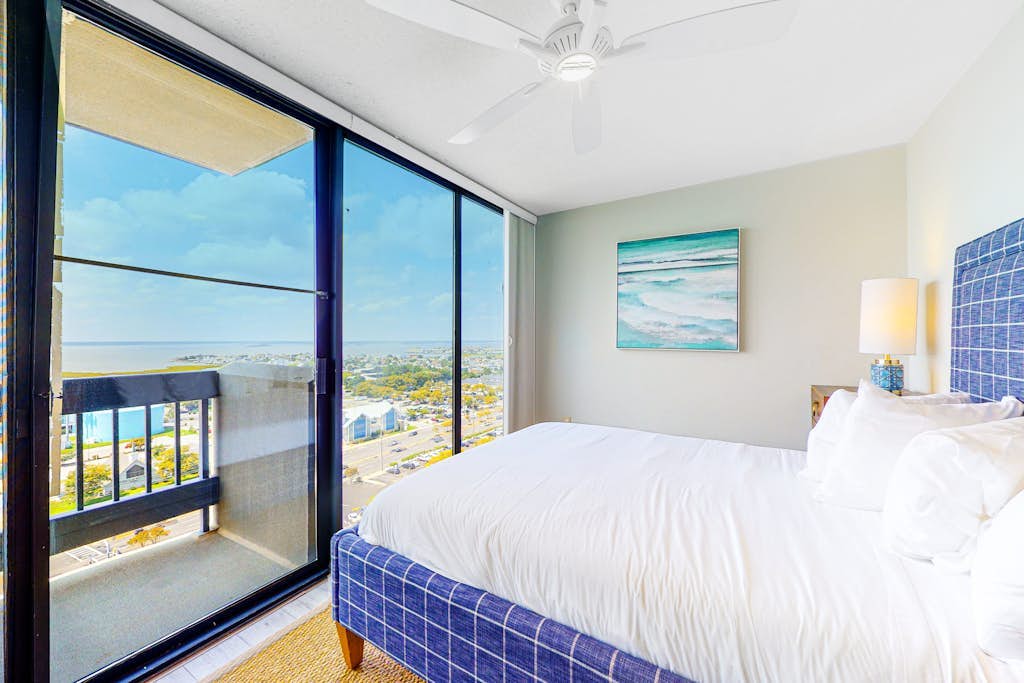 Oceanfront Century I Condo w/ Ocean & Bay Views, W/D, AC, WiFi, Shared Pool/Gym