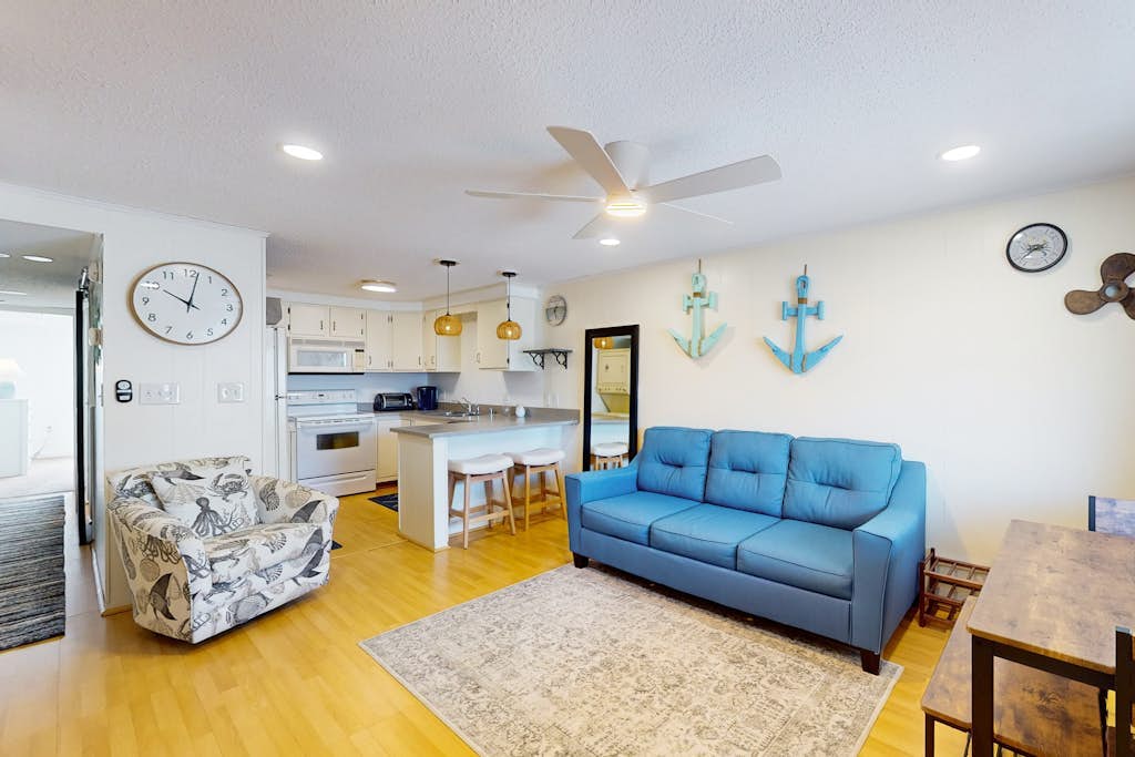 Charming Condo with Stunning Views and Family-Friendly Amenities