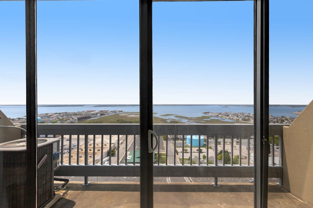 Renovated, Oceanfront Century I Condo w/ Ocean & Bay View, WiFi, AC, Shared Pool