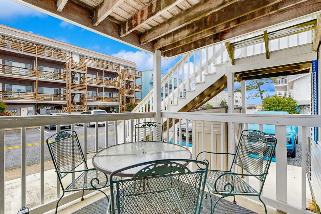 Beachside condo steps to beach access, across the street from Convention Center