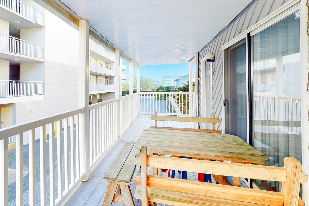 Comfy & Well-Appointed Home in Oceanside Building w/Free WiFi, Central AC