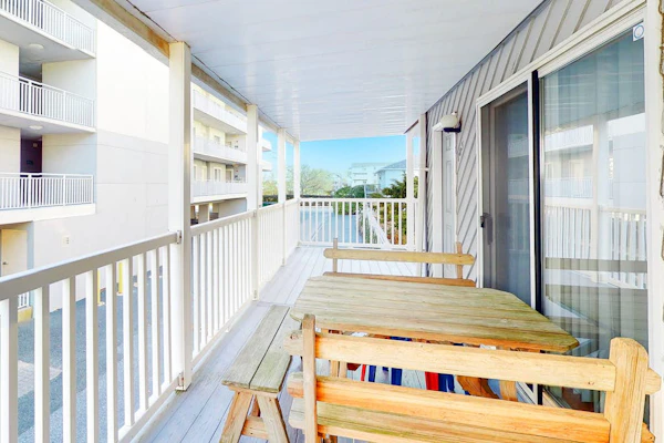 Comfy & Well-Appointed Home in Oceanside Building w/Free WiFi, Central AC