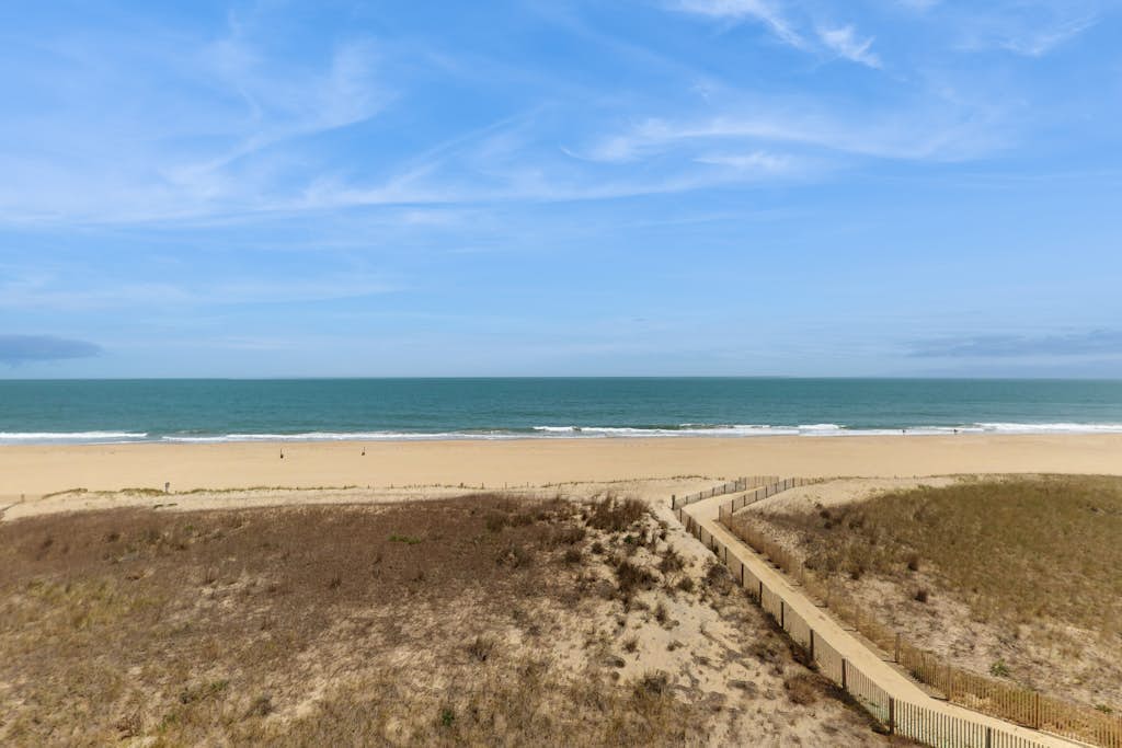 Oceanfront Boca Grande condo with ocean view, AC, W/D - The beach is calling