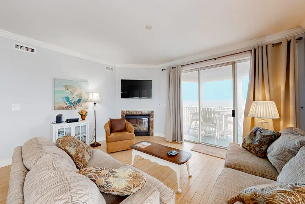 Belmont Towers 301
