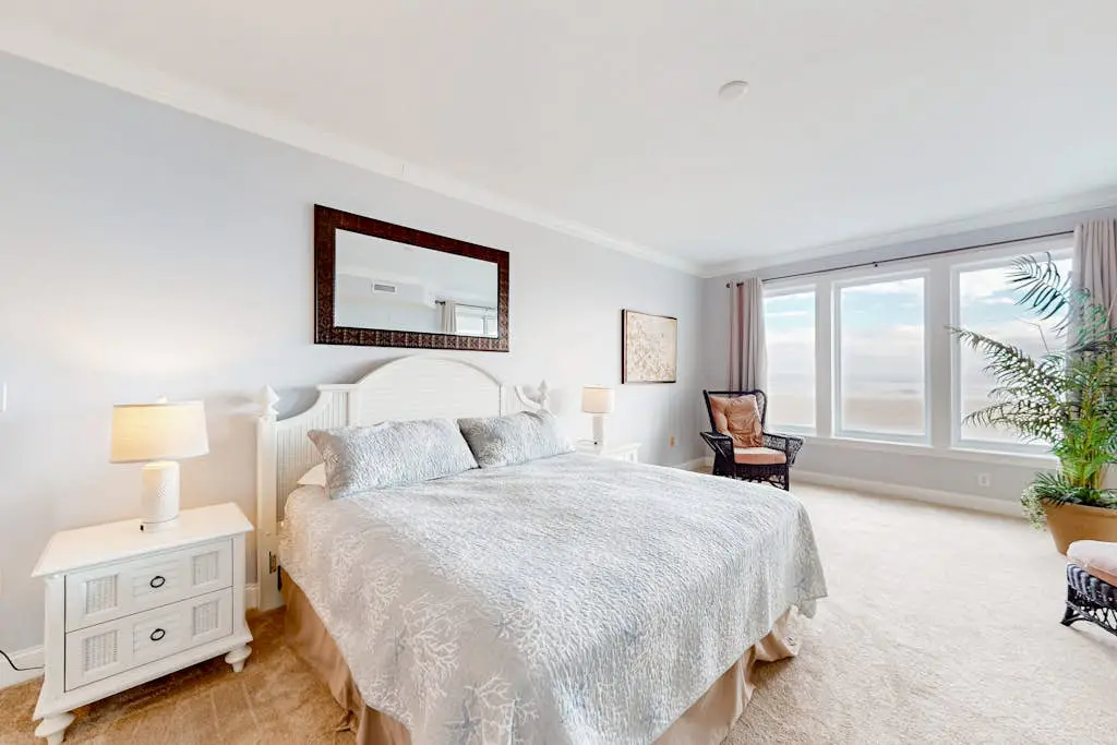 Belmont Towers 301