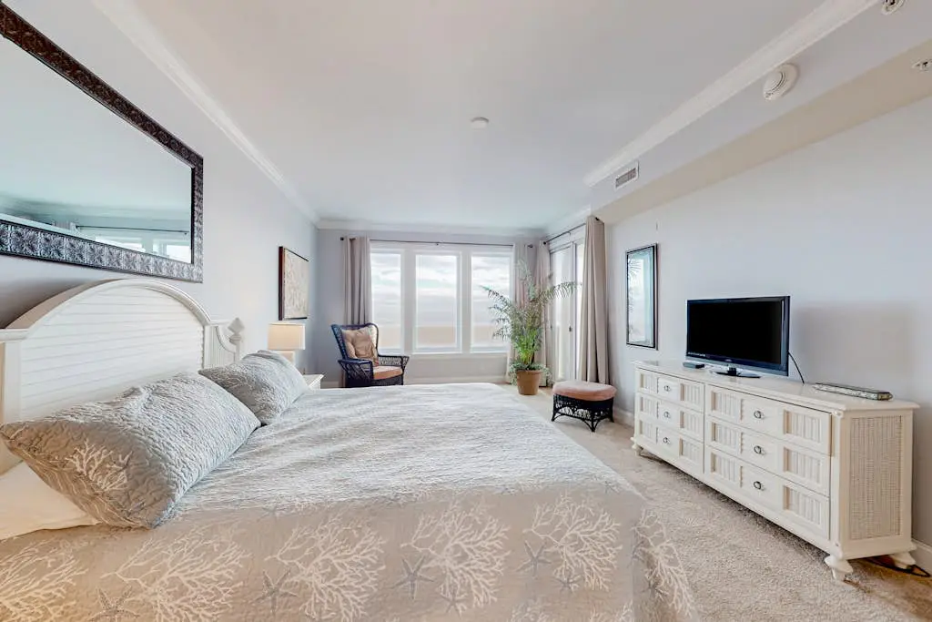 Belmont Towers 301
