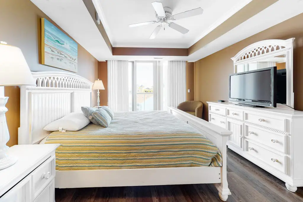 The Meridian 504W
