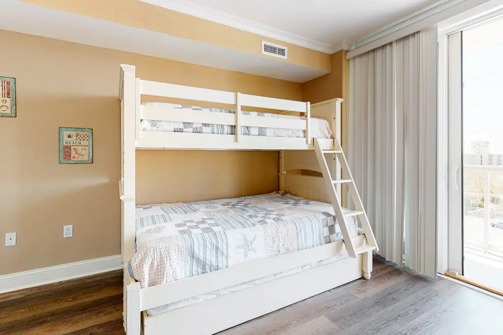 The Meridian 504W