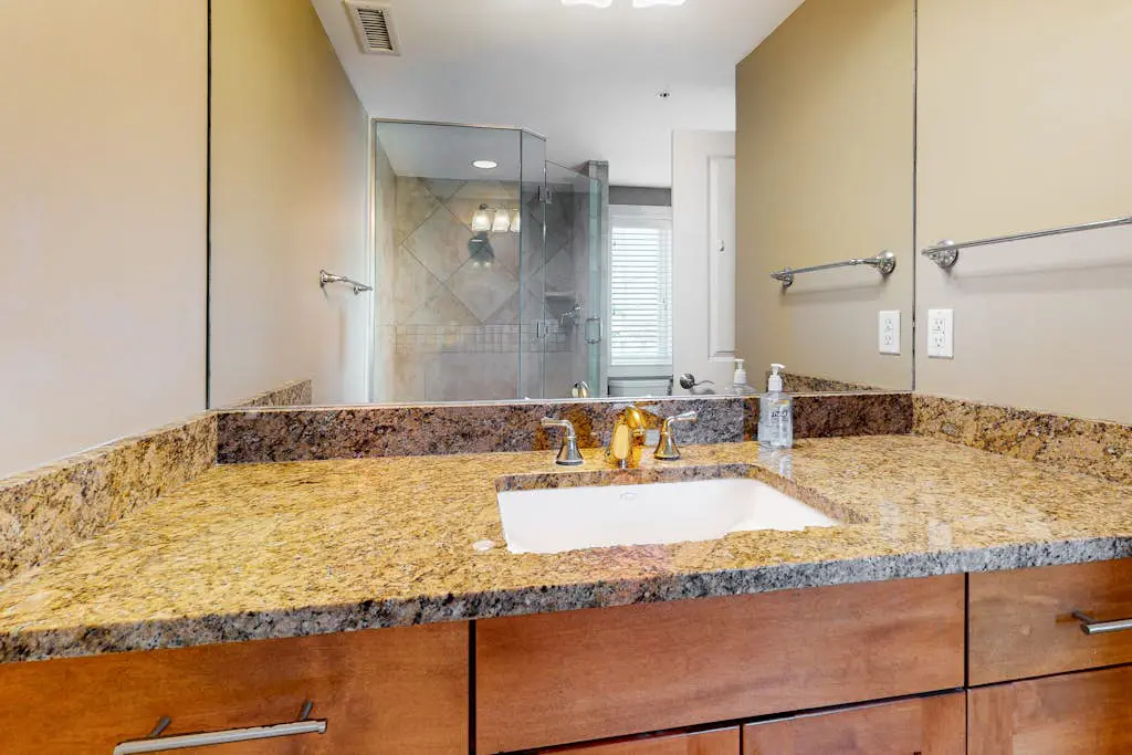 The Meridian 504W
