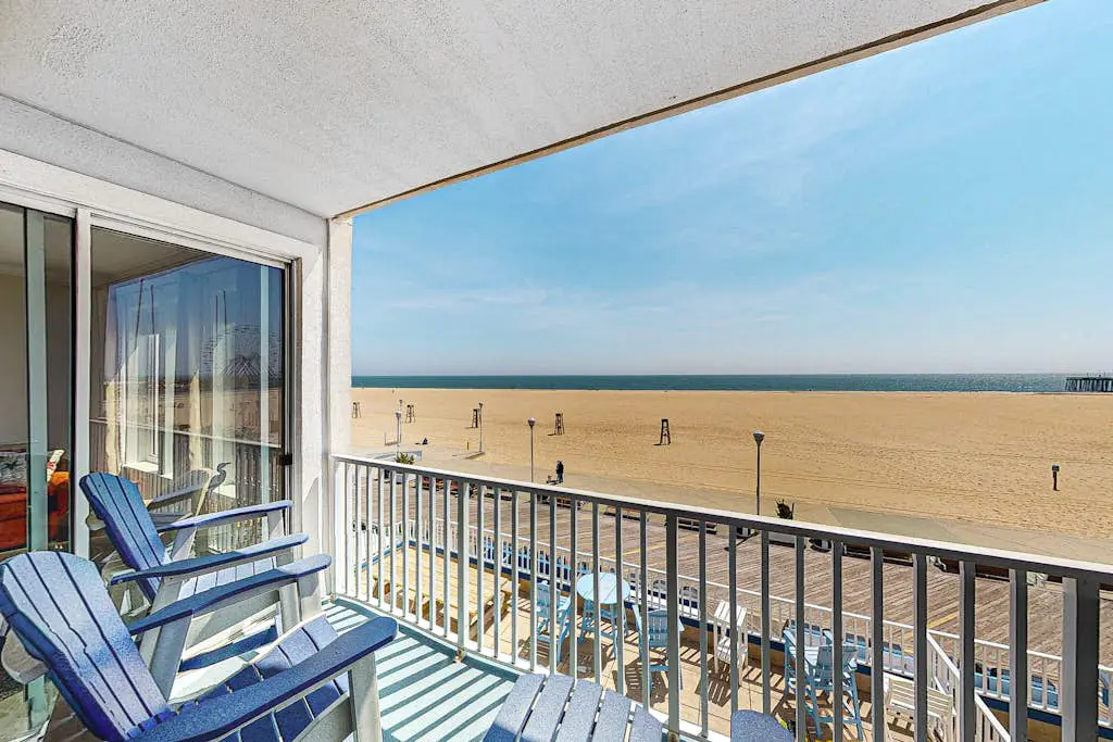 Belmont Towers 305