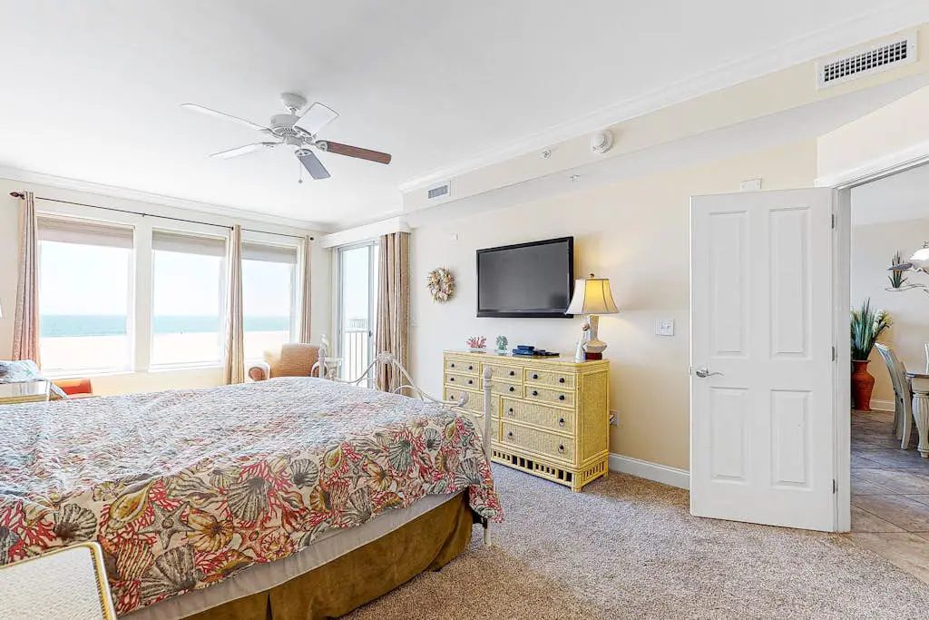 Belmont Towers 305