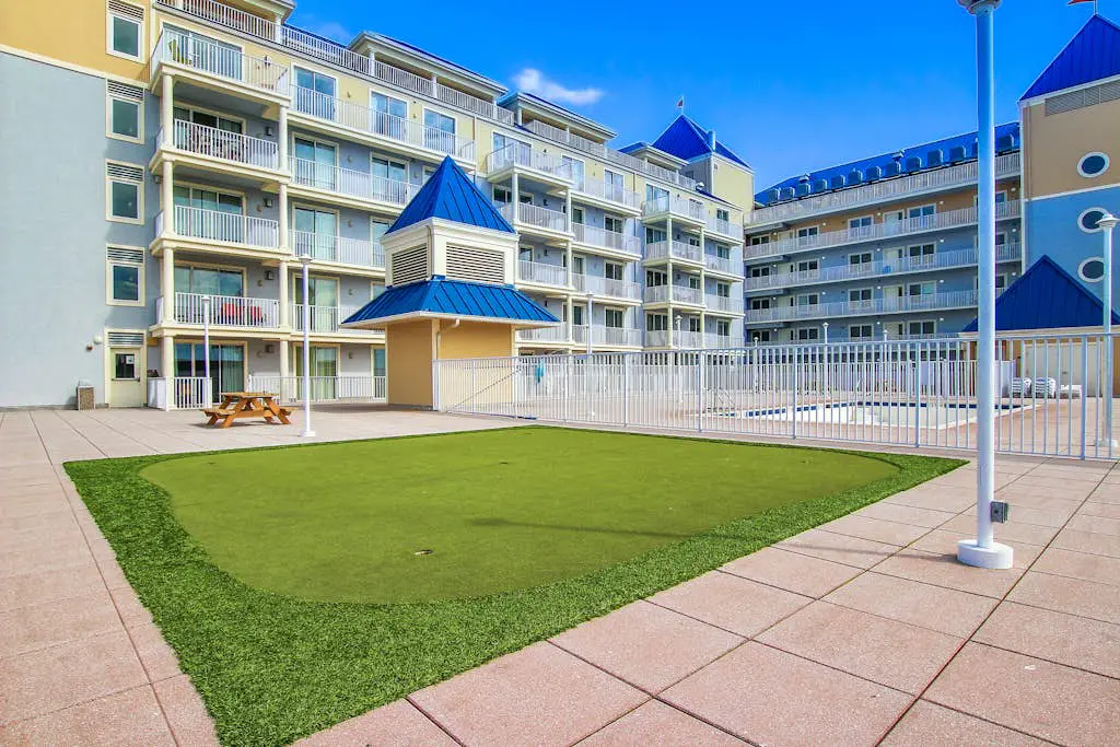 Belmont Towers 305