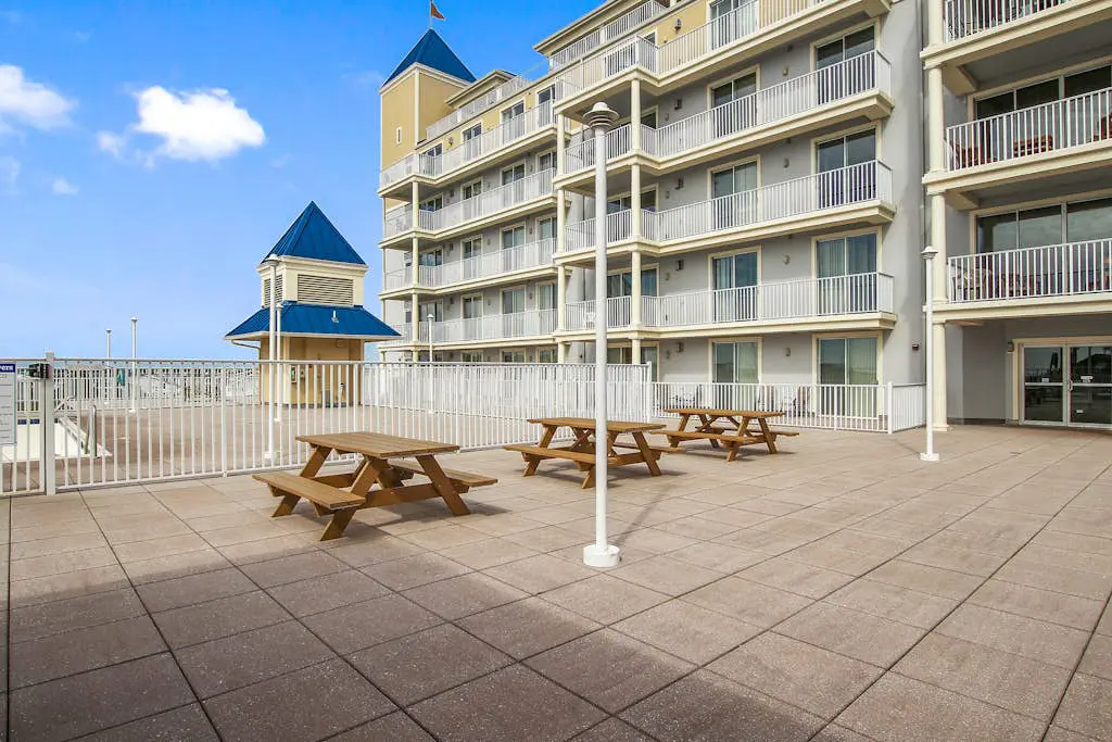 Belmont Towers 305