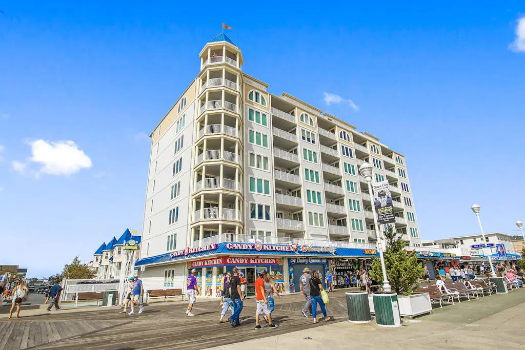 Belmont Towers 305