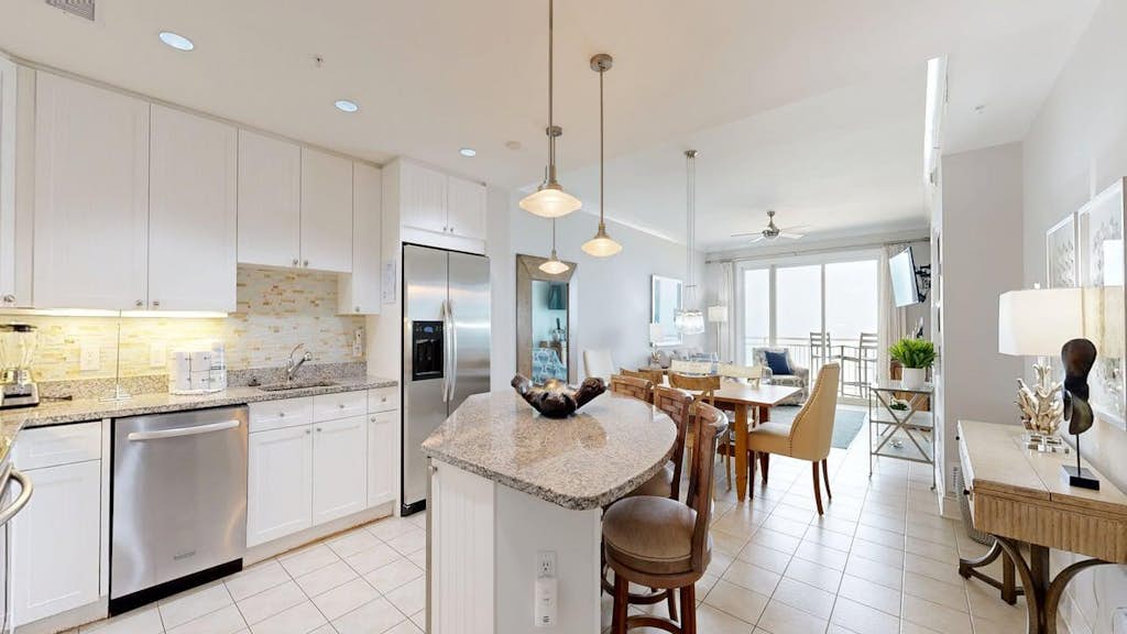 Oceanfront Gateway Grand Condo w/ AC, Ocean View, WiFi, W/D, Shared Pools