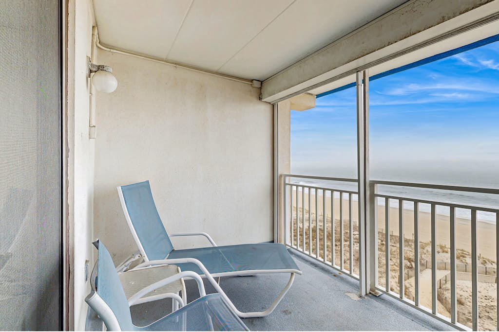 Oceanfront Mooring Condo w/ WiFi, W/D, Ocean View, AC - Sun, Sand & Surf Await