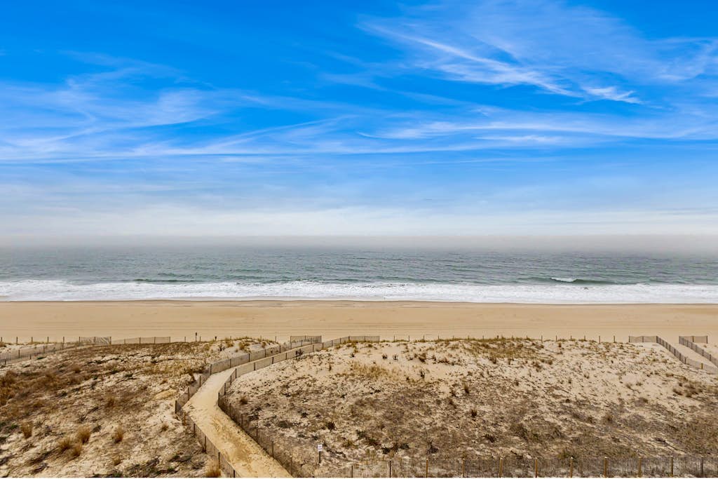 Oceanfront Mooring Condo w/ WiFi, W/D, Ocean View, AC - Sun, Sand & Surf Await