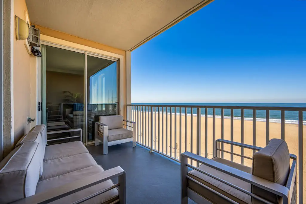 Belmont Towers 805