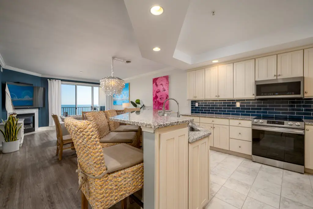 Belmont Towers 805