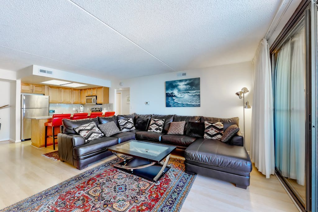 Enjoy ocean & bay views from this 15th-floor condo with pools