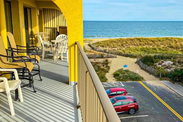 Condo in an Oceanfront Building with Side Ocean View, Balcony, AC & WiFi
