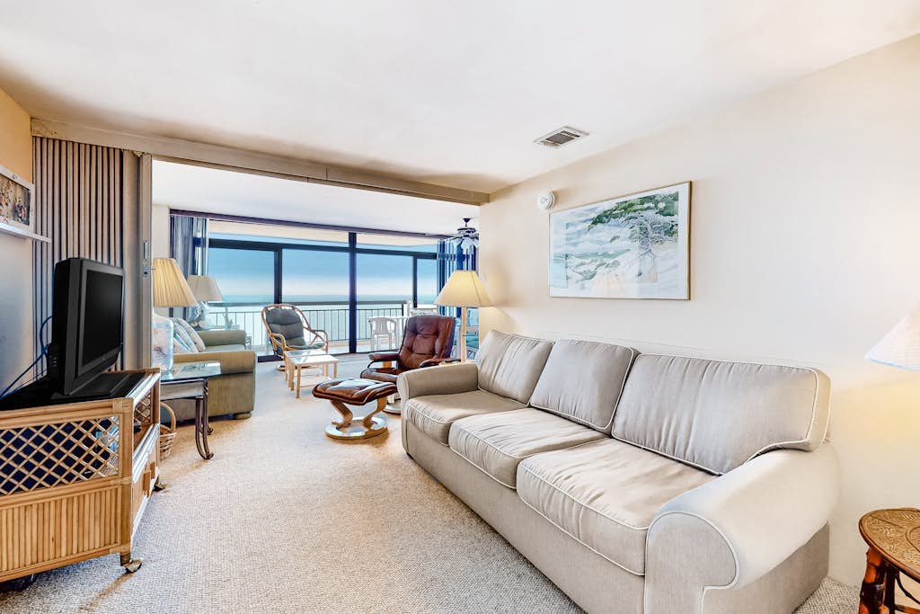 Oceanfront Getaway w/ Free WiFi, a Private Washer/Dryer, Shared Pool, & Tennis