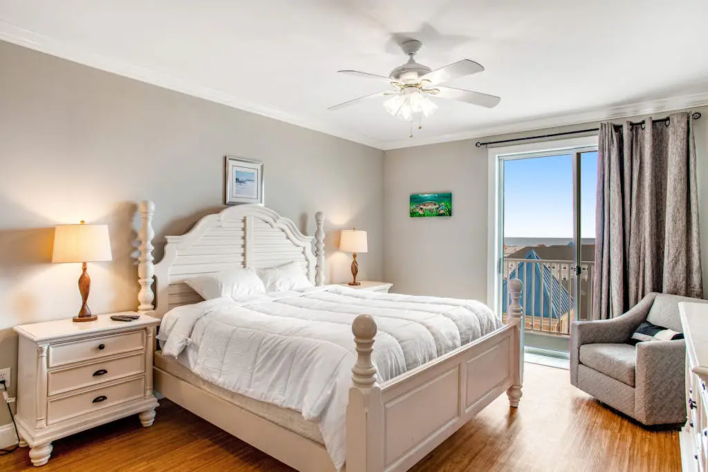 Belmont Towers 608
