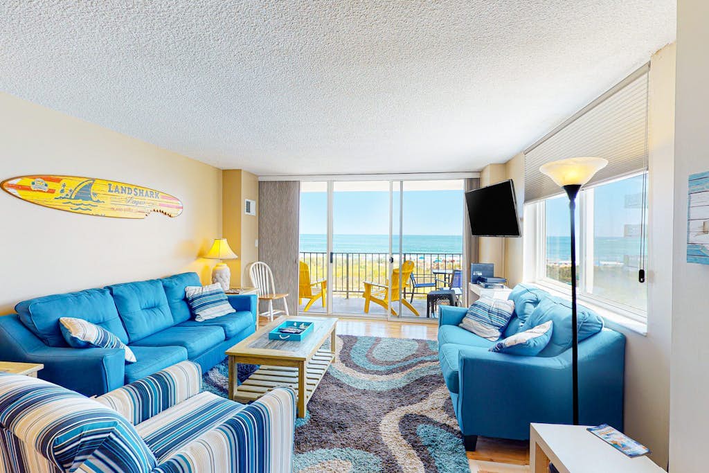 Gorgeous oceanfront condo with pool, central AC, WiFi, balcony water views
