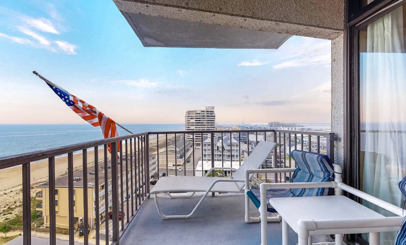 Oceanfront condo with balcony, central AC, WiFi, laundry & shared heated pool