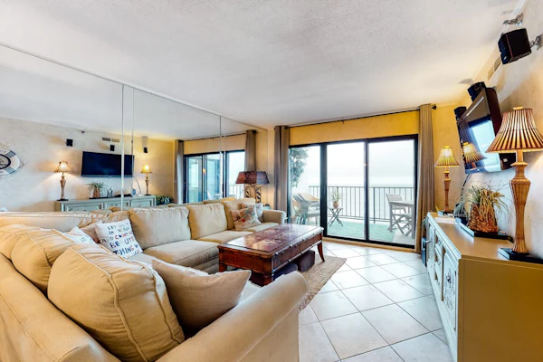 Oceanfront Condo with Balcony, Ocean & Bay Views, AC & Shared Pools/Hot Tub