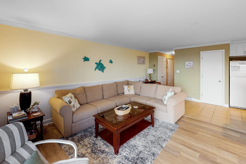 Newly updated condo - less than a block to the beach