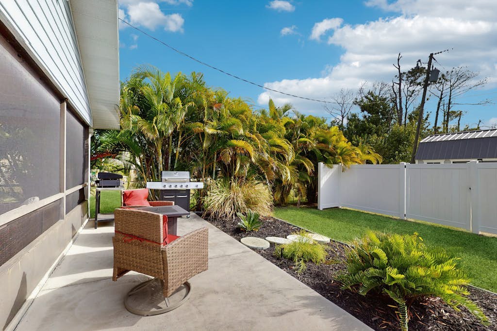 Spacious coastal Pet friendly home close to beaches and shopping.