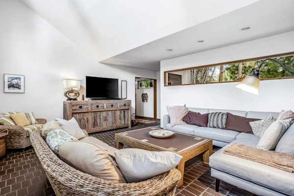 Chic Home With Private Pool, Hot Tub & Covered Lanai - Snowbirds Welcome