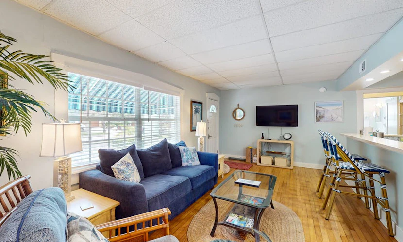 Dog-friendly duplex with outdoor living - walk to beach & downtown