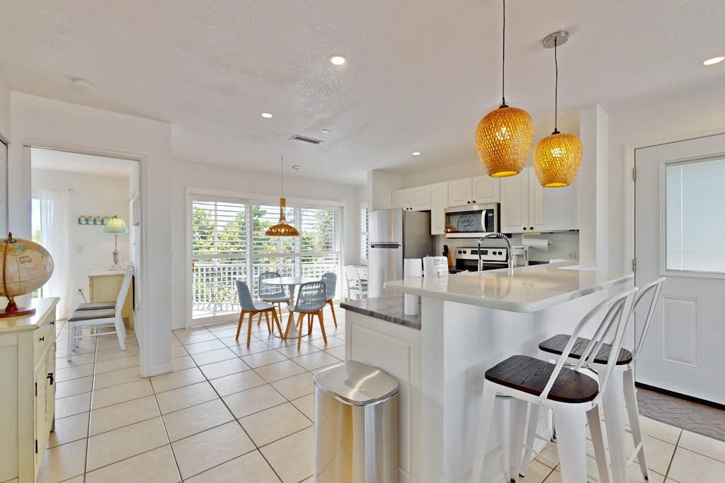 Spacious Duplex with two kitchens, W/D, and WiFi throughout