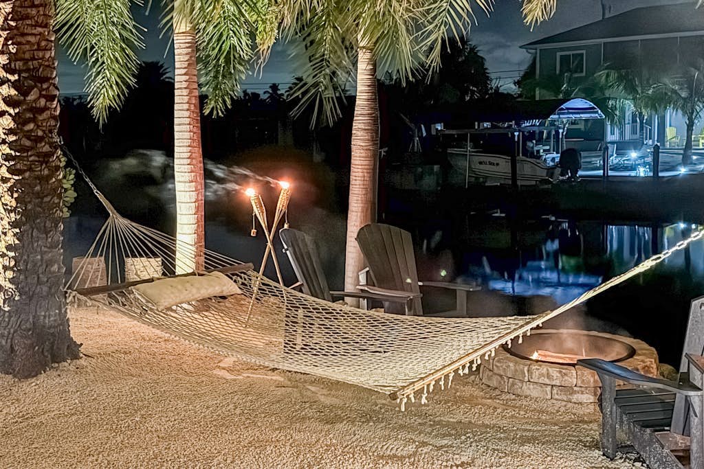 Luxurious waterfront home, pool, boat dock, fillet station, private guest suite