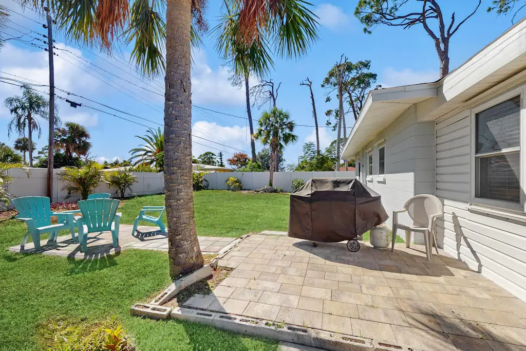 Lemon Bay  Retreat